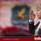 Bupati Sumenep, Dr. H. Achmad Fauzi Wongsojudo, SH., MH memberi hormat saat prosesi upacara HUT ke-80 di halaman Pemkab Sumenep (Foto: Istimewa - Ils. Indeks jatim)