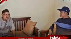 Ketua Komisi IV DPRD Kabupaten Sumenep, Mulyadi, SH.,MH. saat silaturrahim di kediaman Bapak Surat sang pendidik yang berhati mulia (Foto:Istimewa)