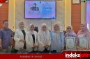 Dari kiri, Mulyadi (Sekjend. IKA PMII Sumenep), Rani (Srikandi IKA PMII), Hodaifah (Ketua Panitia Acara), Indah (Srikandi IKA PMII), Fety (Fety Make Up), Olivia (Tim Arinna Hidayah Skin Care) dan Novi (Tim BnB Indonesia) saat Pose Bareng Usai Kegiatan pelatihan Beauty Class, Self Care Make Up Rountine di Aula Bappeda Sumenep (Foto for Indeks Jatim)