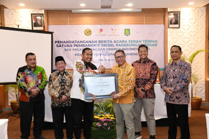 Komitmen Tingkatkan Kompetensi Guru, KEI Digaanjar Penghargaan Bupati Sumenep
